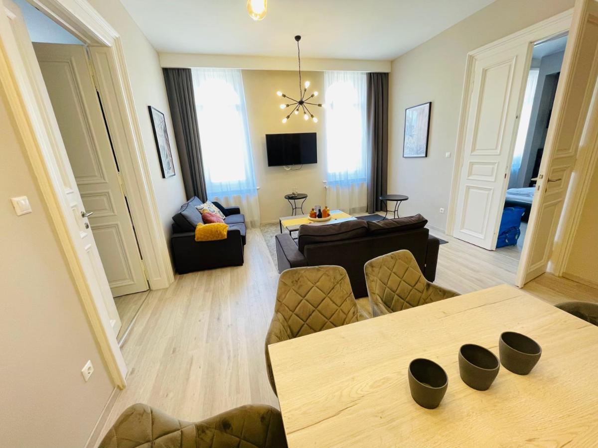 Podmaniczky Deluxe Apartment ブダペスト エクステリア 写真