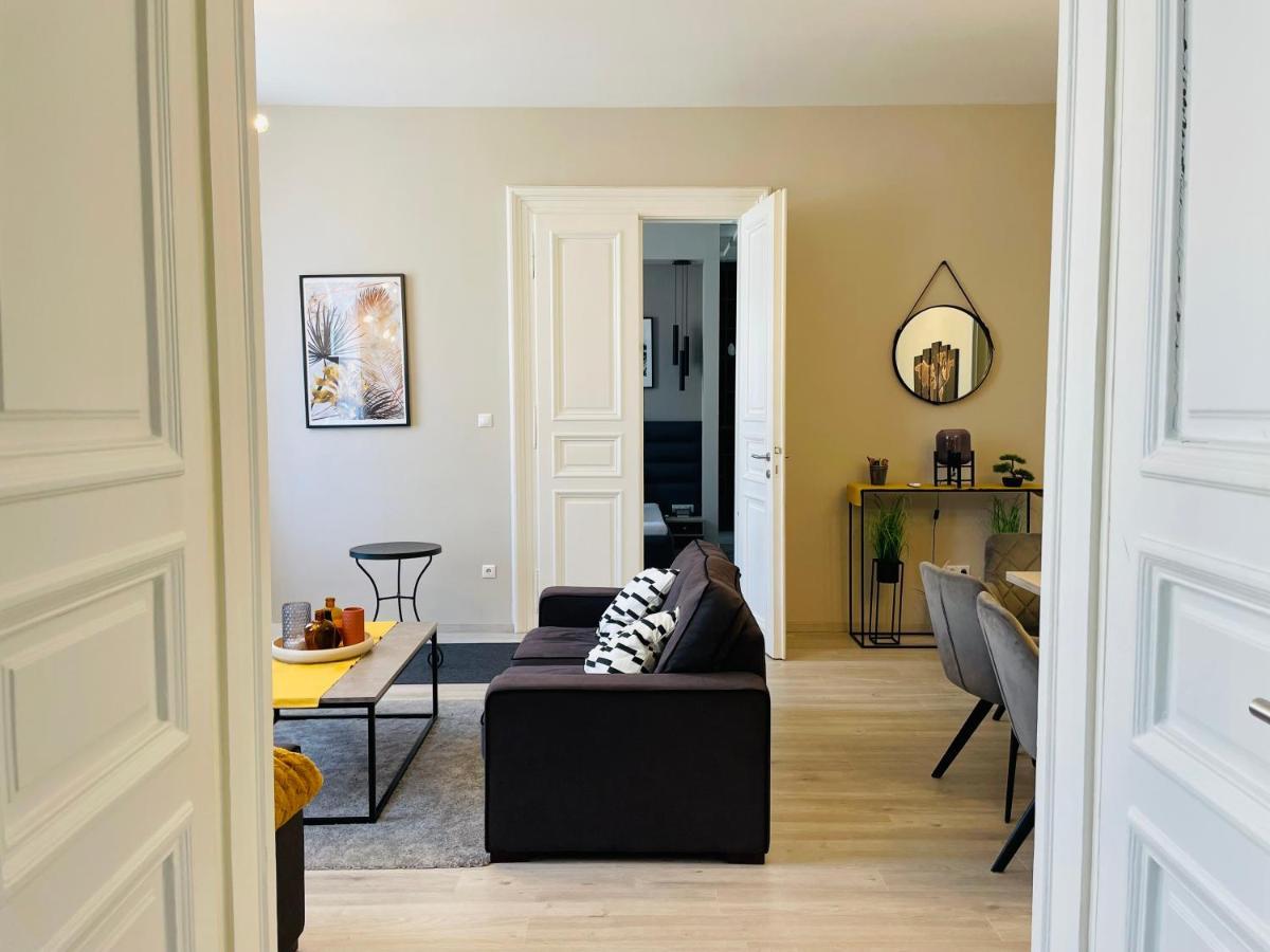Podmaniczky Deluxe Apartment ブダペスト エクステリア 写真